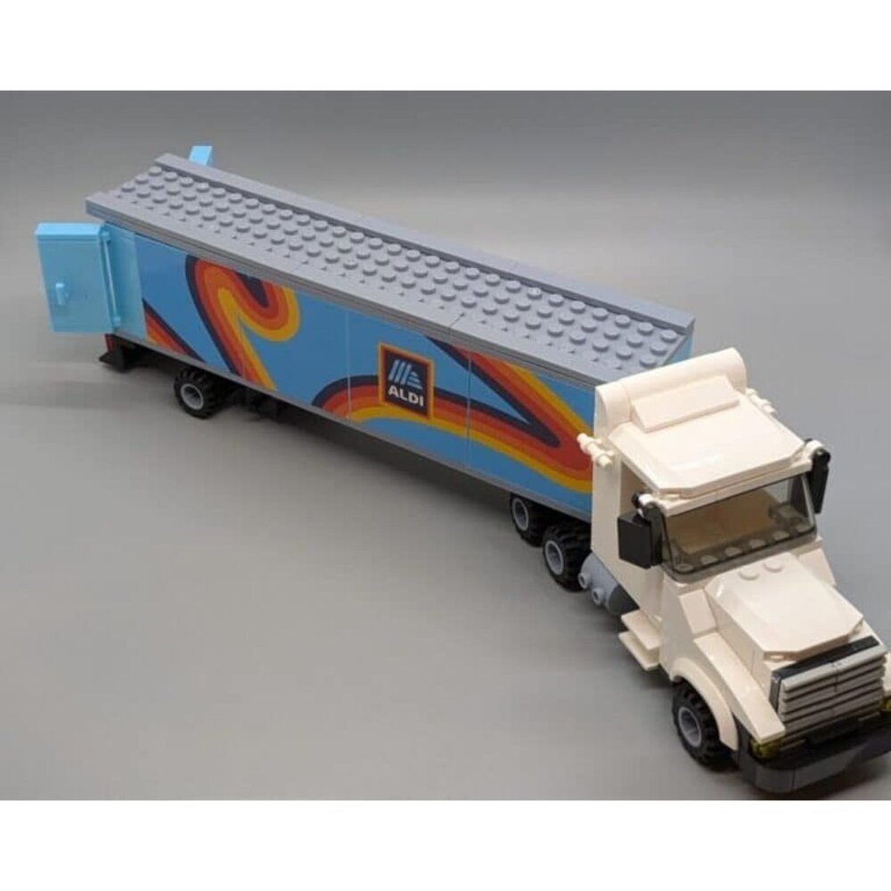 NEW and SEALED Aldi Truck Brick Building Toy Set 212 Pieces Bee Happy Brand